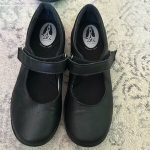 Girls Hush Puppies Mary Jane shoes size 4